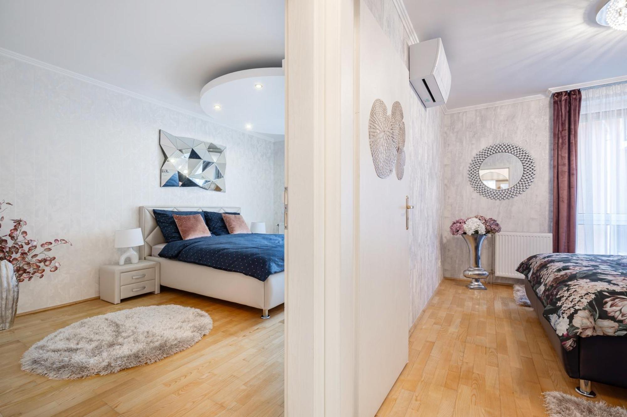 Beautiful Three Bedrooms Apartment With Free Parking Close To The Danube Coast ブダペスト エクステリア 写真
