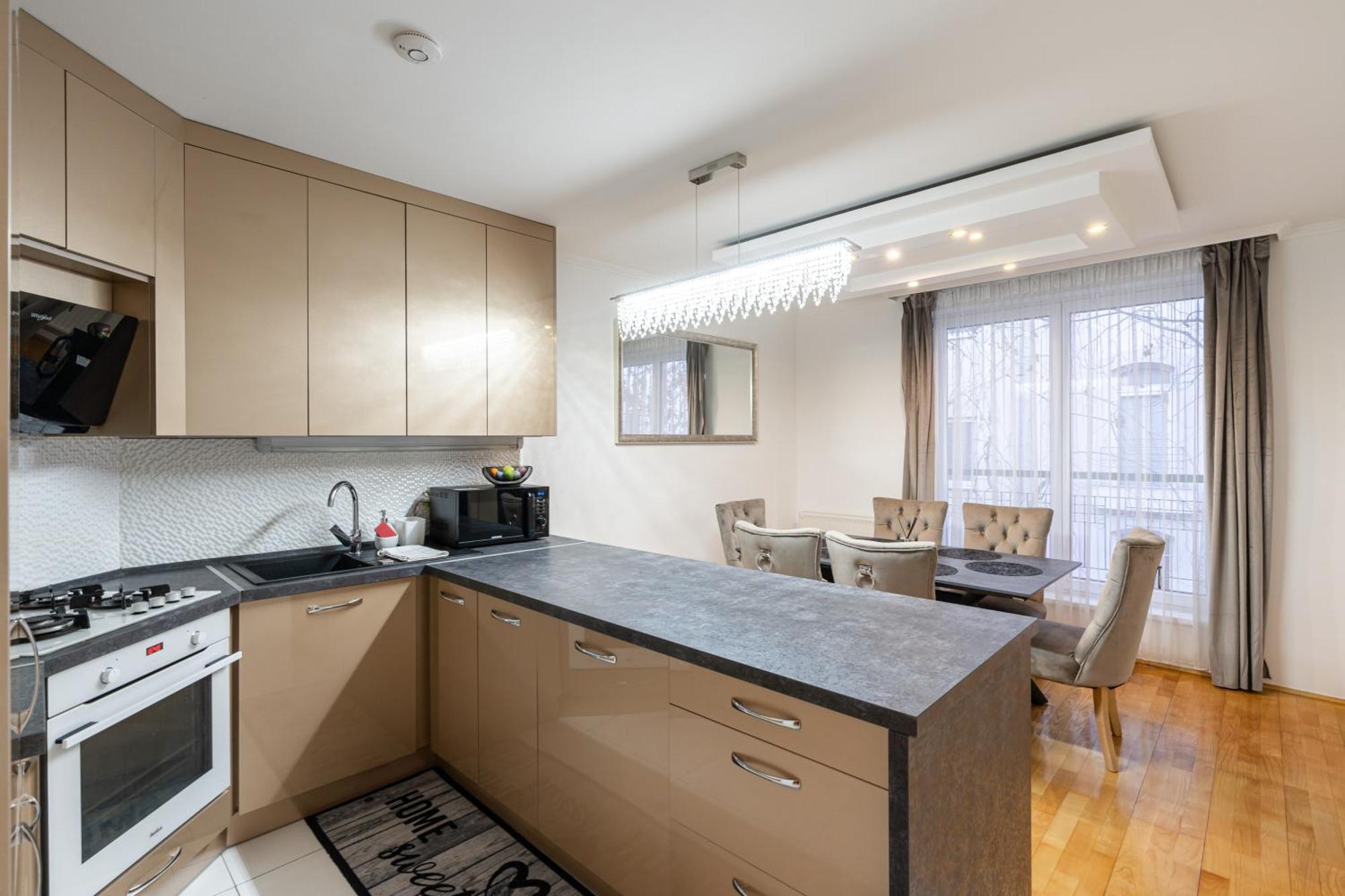 Beautiful Three Bedrooms Apartment With Free Parking Close To The Danube Coast ブダペスト エクステリア 写真