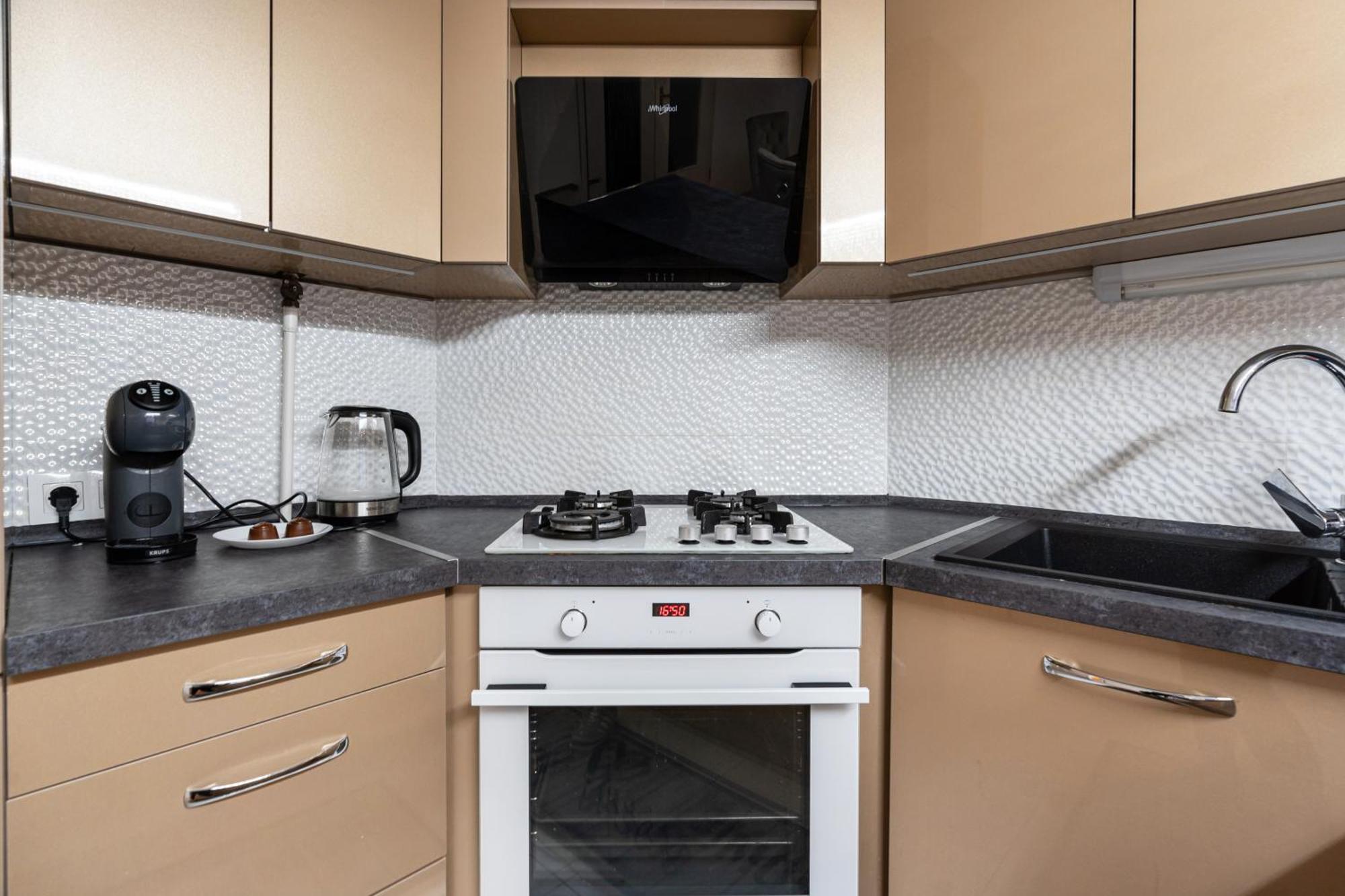 Beautiful Three Bedrooms Apartment With Free Parking Close To The Danube Coast ブダペスト エクステリア 写真